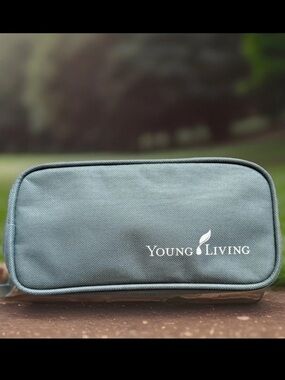 YOUNG LIVING Carrying Case Active & Fit Essential Oils Zip Around Travel Bag NEW